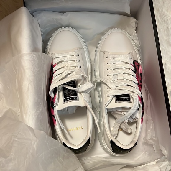 VERSACE GRECA MEDUSA TAG SNEAKERS - Picture 4 of 5